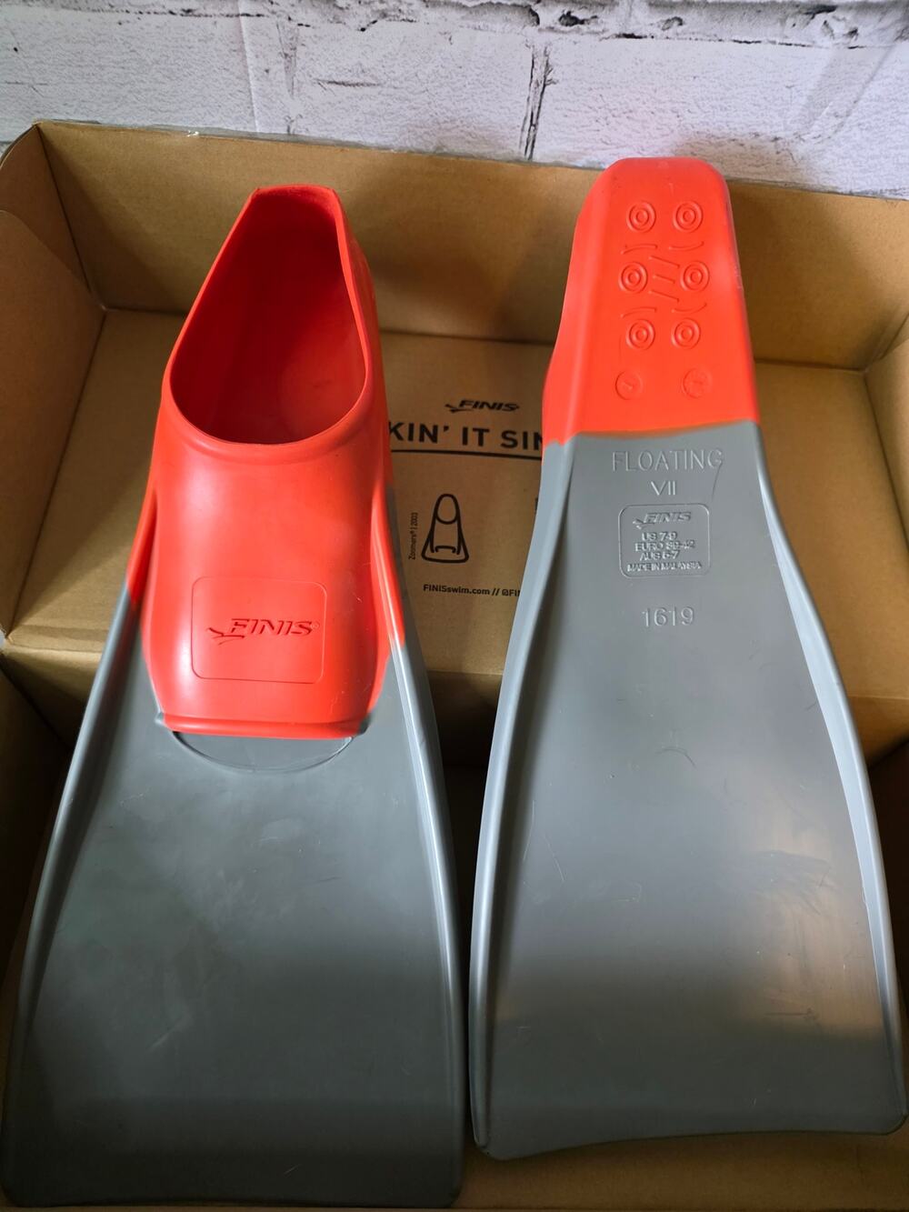 Finis Long Floating Fins Size US 7-9